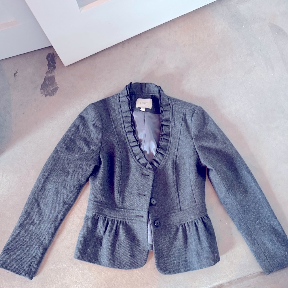 Adorable Ann Taylor Loft Blazer